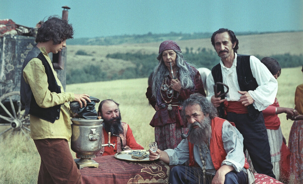 Gypsies Are Found Near Heaven - IFFR EN